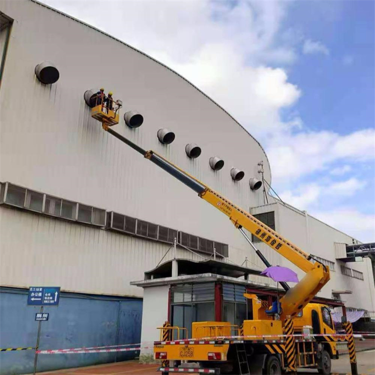 福州长乐高空作业车出租服务：专业广告牌安装解决方案